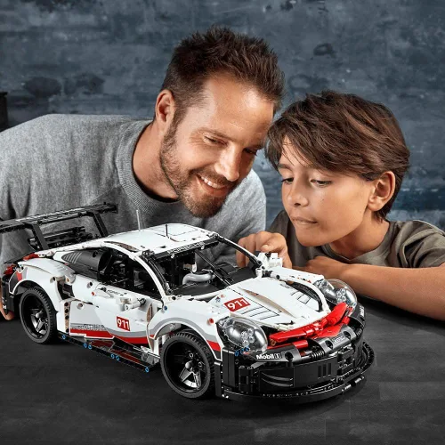 Vista 8 de Lego Technic Porsche 911 RSR Juego de construcción, modelo de coche realista, kit de construcción avanzada