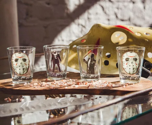 Vista 2 de Toynk Friday The 13th Jason Voorhees - Juego de 4 vasos de vaso de whisky de 2 onzas