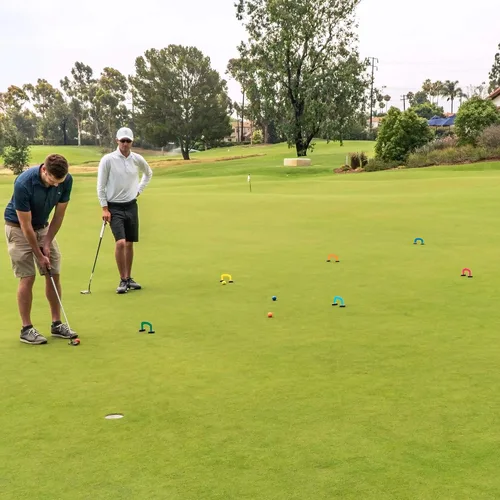 Vista 3 de GoSports Putt-Thru Juego de Croquet de Golpeo - Incluye 9 Puertas, 4 Bolas de Golf y Bolsa de Transporte - ¡Juega en Casa, en la Oficina