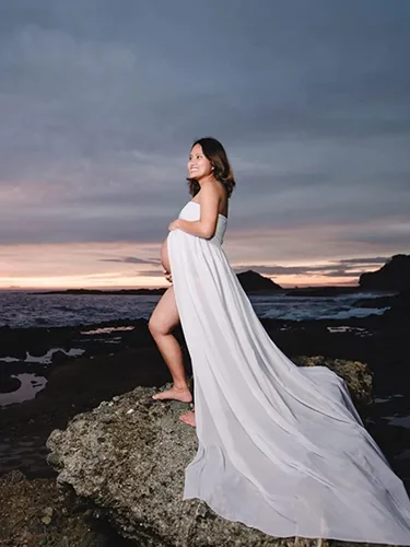 Vista 2 de Vestido de maternidad sin tirantes para mujer, con hombros descubiertos, para fotografía, vestido de gasa con abertura frontal para sesión de fotos
