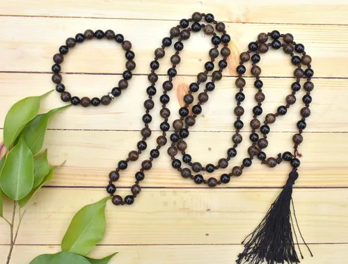 Vista 2 de Healings4u - Pulsera de turmalina negra + bronce anudado Mala y una cuenta, tamaño de la pulsera 0.315 in cristal Reiki curación piedra natural