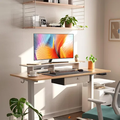Vista 2 de FEZIBO Soporte para monitor dual de 43 pulgadas con bandeja para bolígrafos, estante de escritorio de madera maciza con patas de corcho ecológico