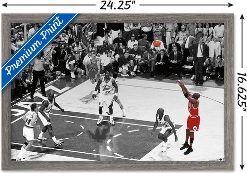 Vista 3 de Trends International Michael Jordan - Póster de pared horizontal The Shot, 14.72 x 22.37 pulgadas, versión enmarcada de madera de granero