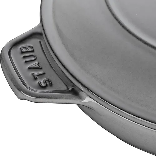 Vista 4 de Staub Plato para hornear cubierto redondo de hierro fundido de 7.9 pulgadas, gris grafito, fabricado en Francia Gris (Graphite Grey)
