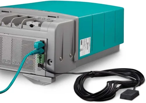 Vista 8 de Mastervolt CombiMaster 24V - 3000W - 60 Amp (230V)