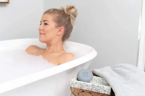Vista 4 de Soapbox Barra acondicionadora de carbón activado, desintoxica el cabello y el cuero cabelludo, bajo plástico e ingredientes limpios libres