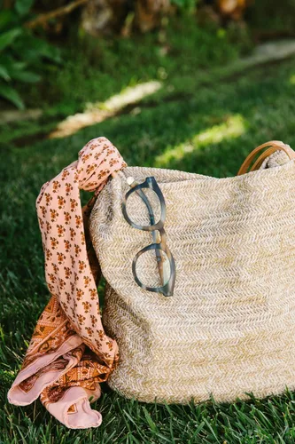 Vista 6 de Peepers de PeeperSpecs Favoritas de Oprah - Gafas de lectura redondas con bloqueo de luz azul para mujer Cuerno multi