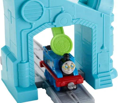 Vista 11 de Fisher-Price La aventuras de Thomas y sus amigos, Robot Thomas en una caja