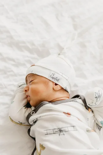 Vista 8 de Copper Pearl Gorro de bebé con nudo superior elástico suave Ace