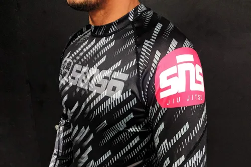 Vista 2 de Senso Jiu Jitsu Kurai Rash Guard - 100% licra de seda helada, ligera, cómoda, absorbe la humedad