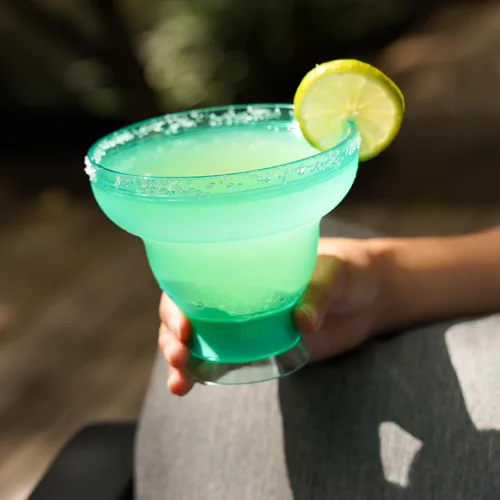 Vista 8 de HOST FREEZE - Vasos de Margarita sin tallo, vasos de cóctel de plástico aislados para bebidas congeladas, vasos enfriadores de doble pared para Azul