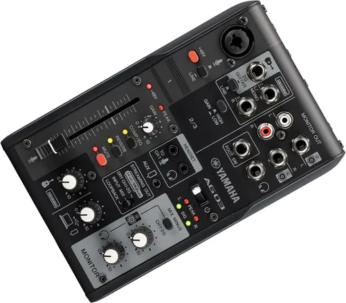 Vista 5 de Yamaha AG03MK2 Mezclador de bucle de transmisión en vivo negro de 6 canales/interfaz USB con Steinberg Software Suite