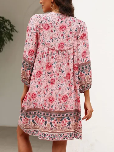 Vista 4 de Qearal Vestido corto de verano para mujer, estilo casual, cuello en V, manga 34, estampado floral, estilo bohemio, suelto, corto, para playa
