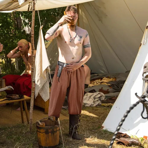 Vista 3 de 3 unidades de pantalones pirata renacentista para hombre, para Halloween, medievales, pirata, con bandas de tobillo, cinturón vikingo para pirata