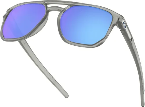Vista 5 de Oakley Latch Beta Gafas de sol de tinta gris mate con lente polarizada Zafiro Prizm de 2.126 in, gris (Matte Grey Ink)