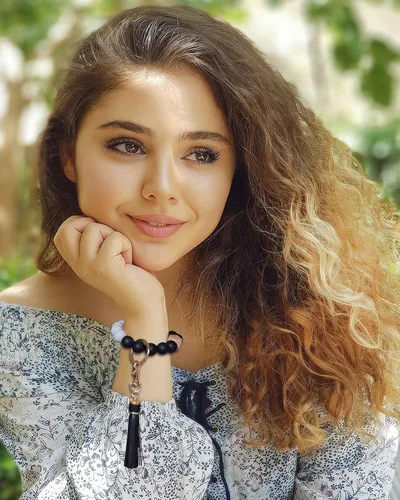 Vista 4 de BAOSIWA Pulsera de cuentas de silicona con llavero de pulsera para mujer con borla de cuero