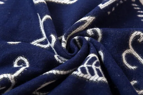 Vista 8 de Poncho con flecos, con estampado vintage, estilo retro, a la moda, para mujer. Capa, chal.