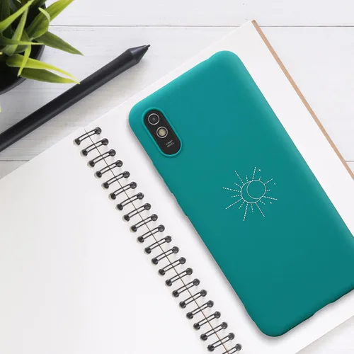 Vista 2 de kwmobile Funda de silicona TPU compatible con Xiaomi Redmi 9A/9AT - Funda suave - Eclipse minimalista blanco/gasolina