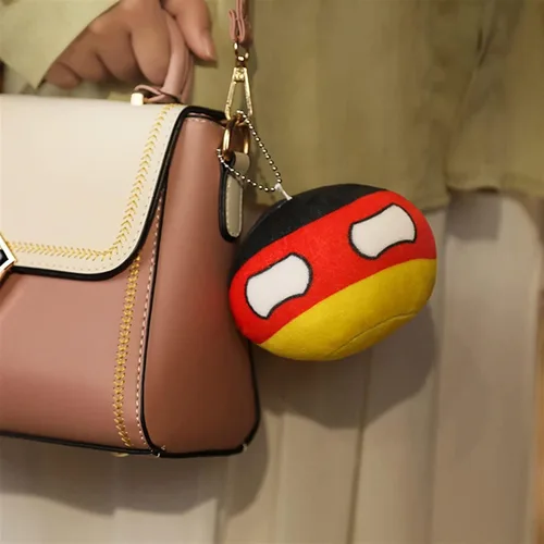 Vista 2 de Pelota de campo de Suecia, peluche de pelota de campo, muñeca de peluche Polandball con colgante de bola de campo para cosplay, lindo llavero