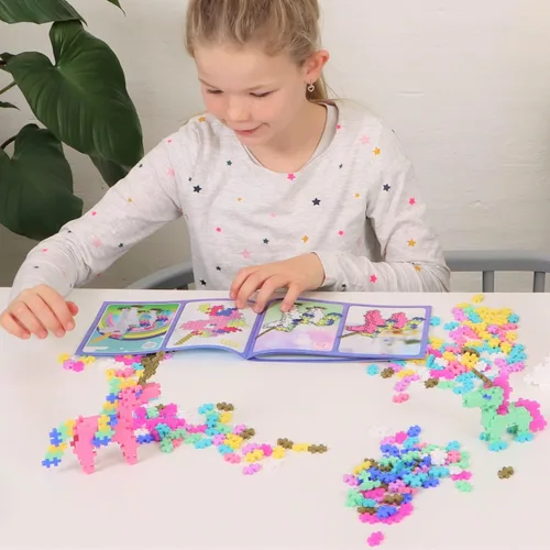 Vista 2 de PLUS PLUS Aprende a construir unicornios, 275 piezas, mini bloques de hashtag entrelazados, regalo de cumpleaños de unicornio 3D para niñas y niños