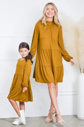 Vista 4 de Vestidos Mommy and Me Vestido de bolsillo escalonado con lazo en la espalda para mujer, bohemio, lindo conjunto familiar a juego, sesión de fotos