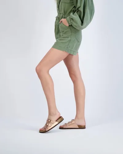 Vista 7 de CUSHIONAIRE - Sandalia cómoda con suela de corcho, para mujer.