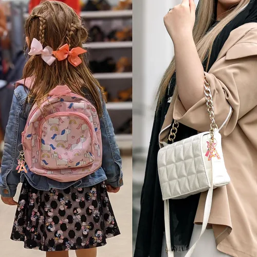 Vista 4 de OKAICEN Llavero de letra inicial del alfabeto de moda, borla y mariposa, llavero para bolso, bolsos de mano para mujeres y niñas