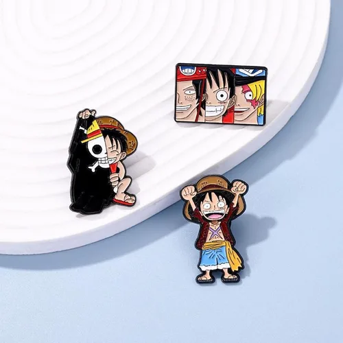 Vista 2 de Alfileres esmaltados de personajes de anime OnePiece Los pines de metal para cosplay de anime son perfectos para mochilas, bolsos, ropa y regalos