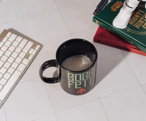 Vista 5 de Silver Buffalo Star Wars Boba Fett Helmet - Taza de café de cerámica, 20 onzas