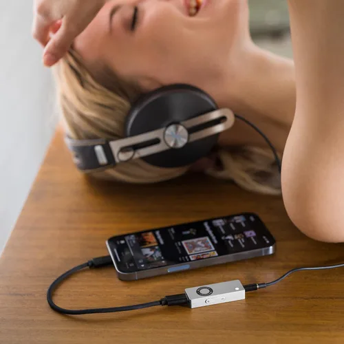 Vista 3 de Audioengine DAC3. Convertidor de señal digital a analógica de 32-bits para auriculares móviles para música y audio de alta resolución