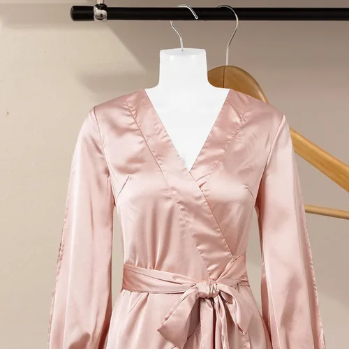 Vista 3 de Colgador de ropa de torso de maniquí femenino de 5 piezas para mostrar trajes de baño, vestidos y blusas, plástico ligero y confiable con gancho