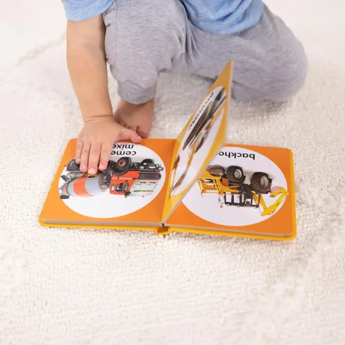 Vista 2 de Melissa & Doug 41533 Poke-a-Dot Construction Vehicles Libros de actividades 3+ Regalo para niño o niña