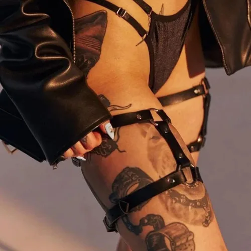 Vista 3 de Yovic Punk Body Chain Leather Leg Chain Sexy Harness Layered Waist Chain Rave Nightcup Party Body Accessory for Women and Girls