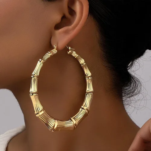 Vista 4 de Aretes de bambú para mujeres, gran set de aretes de aro de bambú, estilo hip hop de los 80 y 90, joyería para regalos de fiesta, accesorios