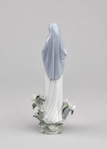 Vista 6 de LLADRÓ Figura de la Virgen de las Flores. Figura de porcelana de la Virgen María.