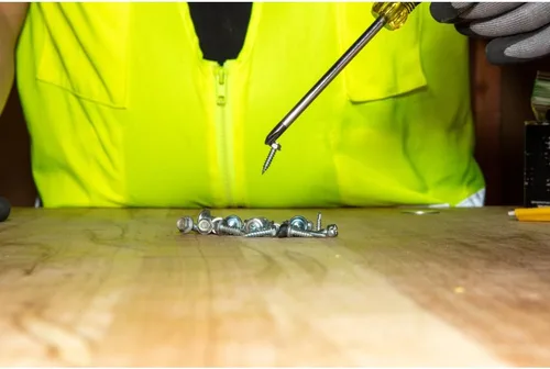 Vista 7 de Klein Tools 85808 - Juego de 8 piezas de destornilladores, fabricado en EE. UU., puntas mecanizadas de precisión, (4) Phillips, (3) ranuradas