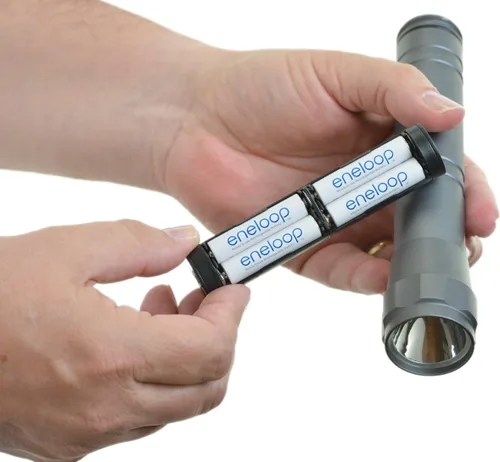 Vista 4 de Eneloop Panasonic K-KJ55MC84CZ Power Pack; 8AA, 4AA y batería avanzada de 3 horas cargador rápido y baterías recargables precargadas BK-4MCCA4BA AAA