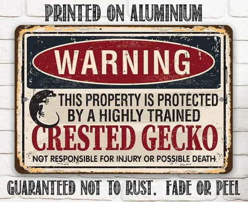 Vista 7 de Letrero de metal – Propiedad protegida por Gecko crestado – Letrero de metal duradero – Uso en interiores y exteriores – Decoración de puerta