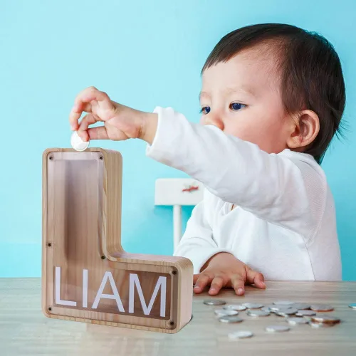 Vista 4 de Alcancía de madera con letras personalizadas para niños, niñas, niños, adultos, depósito de almacenamiento personalizado, monedas, alfabeto, caja