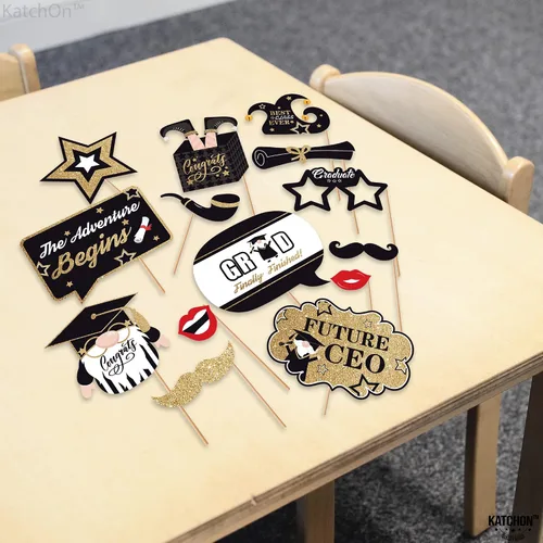 Vista 7 de KatchOn, Gnomos - Accesorios para cabina de fotos de graduación 2024 – Paquete de 25 Accesorios de fotos de graduación negros y dorados 2025