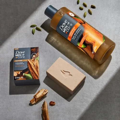 Vista 5 de DOVE MEN + CARE Gel de Ducha de Sándalo y Aceite de Cardamomo Gel de Ducha Hidratante a Base de Plantas para Hombres, 26 oz