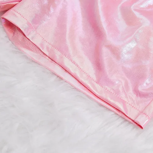 Vista 5 de ZYBOUTIC Pantalones cortos metálicos para niñas pequeñas, pantalones cortos brillantes de piel sintética de poliuretano, cintura elástica
