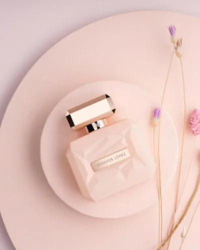 Vista 8 de Jennifer Lopez Un Eau de Parfum, 1.0 fl oz (1.7 FL OZ) y Spray y bolsa para bolso, 0.3 fl oz