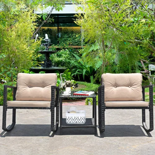 Vista 2 de Tangkula Juego de 3 mecedoras de mimbre para patio, mecedoras al aire libre y mesa con cojines, mesa de centro de cristal con estante