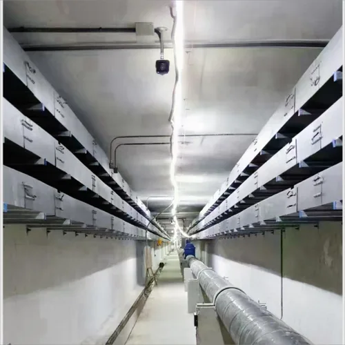 Vista 4 de Paquete de 4 soportes de estante de acero, recubrimiento en polvo negro, soporte de exhibición, proyectos de bricolaje, canal de puntal de metal