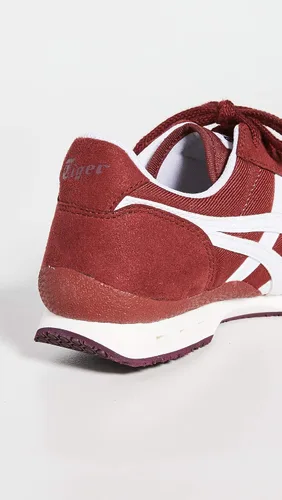 Vista 4 de Onitsuka Tiger - Zapatos Unisex Ultimate 81 1183A012 Jugo de remolacha/Blanco
