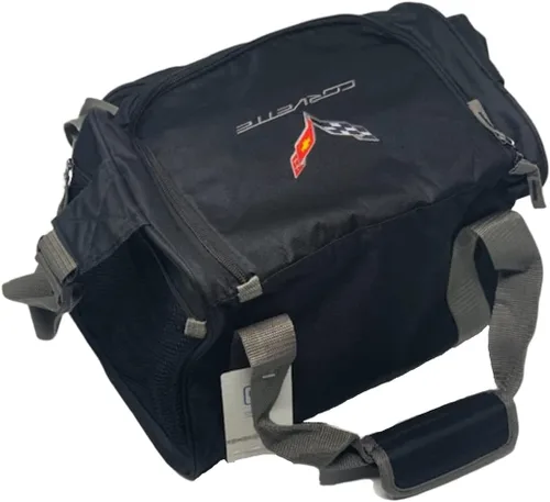 Vista 2 de C7 Corvette Bolsa enfriadora bordada (negro) - 12 latas Soft Travel Ice Chest 2014-2019 Corbetas