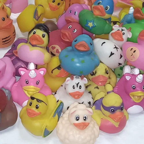 Vista 8 de Patos de goma para Jeep Ducking, 50 patos de goma surtidos para juegos de patitos, ducking de Jeeps, cruceros y baño, juego en la piscina, pequeño