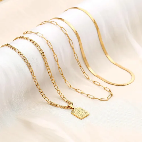 Vista 6 de Honsny Collares de oro con inicial para mujer, delicado colgante de letra cuadrada de serpiente de oro de 18 quilates, collar de gargantilla