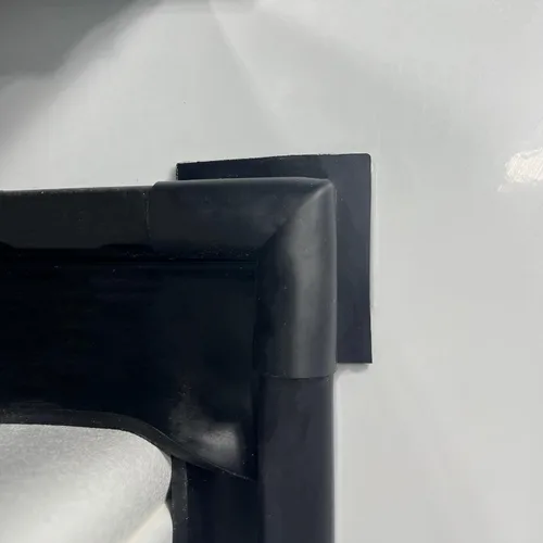 Vista 7 de StyleCap® (34773) Tapas deslizables para esquinas de RV para mecánicos a